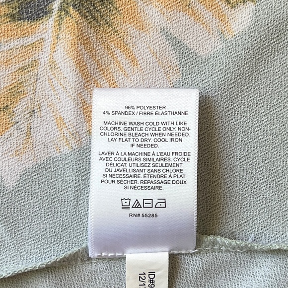 Express ~ Tropical Sage Green Wrap Dress ~ Size XS - Picture 7 of 9